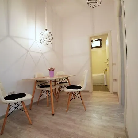 Lavender House Apartment *