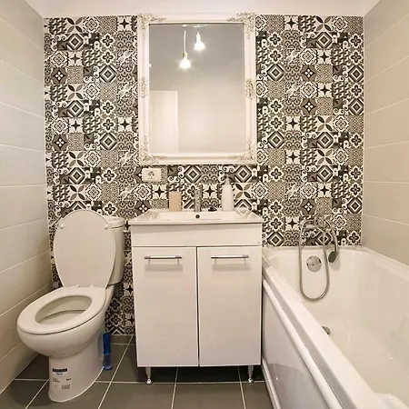 Lavender House Apartment *