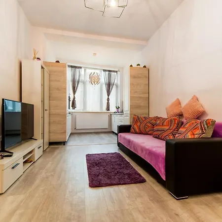 Lavender House Apartment *