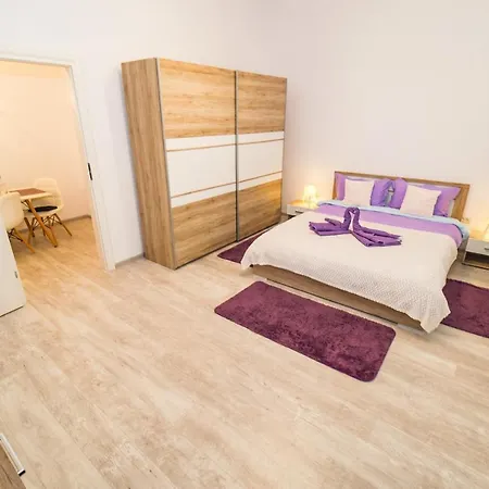 Lavender House Apartment *